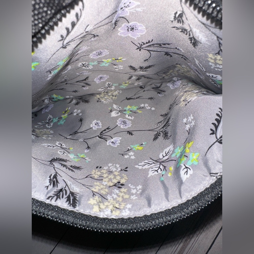 Essential Compact Sling - image 8